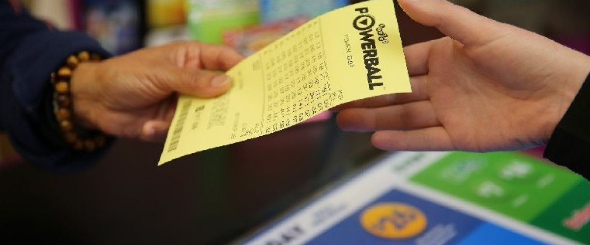 Donna pesca il jackpot da 10,5 milioni al Powerball neozelandese